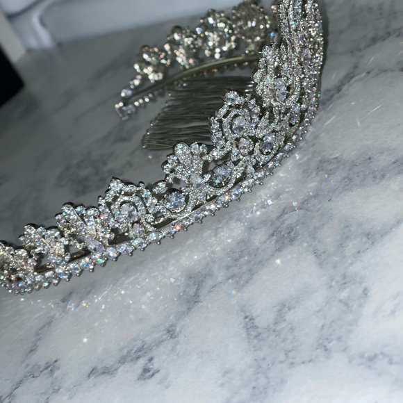 NY Bridal Styles Boutique Luxury Rhinestone Head Piece/ Tiara/ Crown
